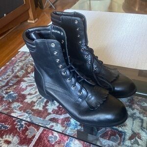 Acme - Womens Lace Up Boot, Size 7
